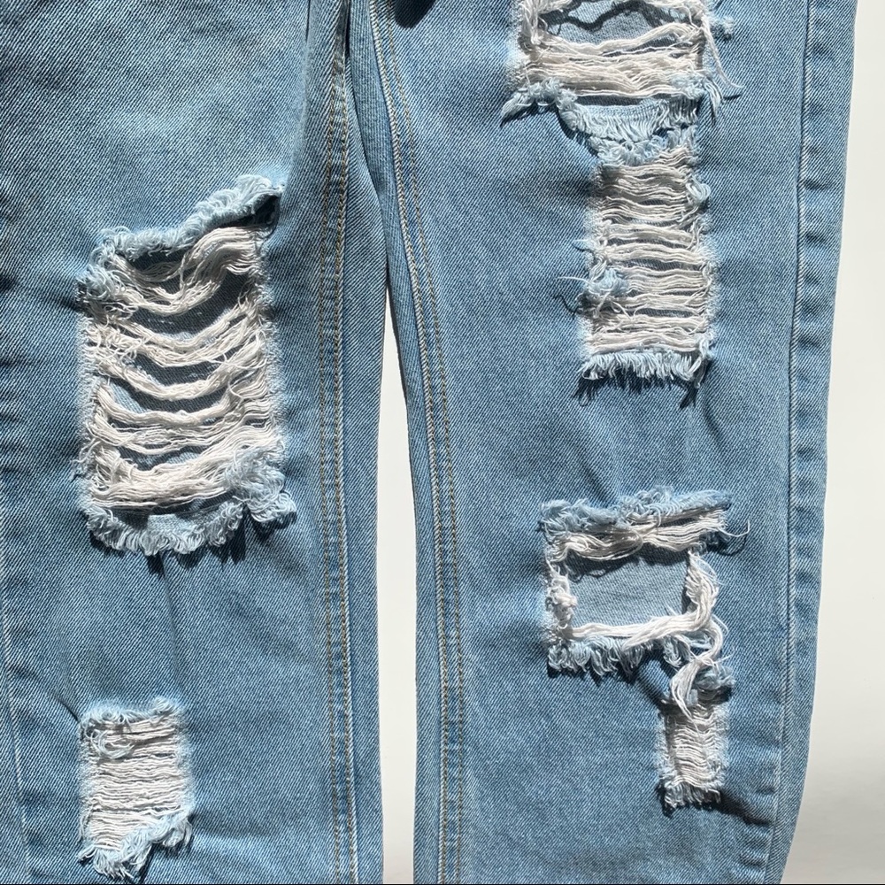 Brandy Melville Distressed Boyfriend Jeans - Picture 4 of 10